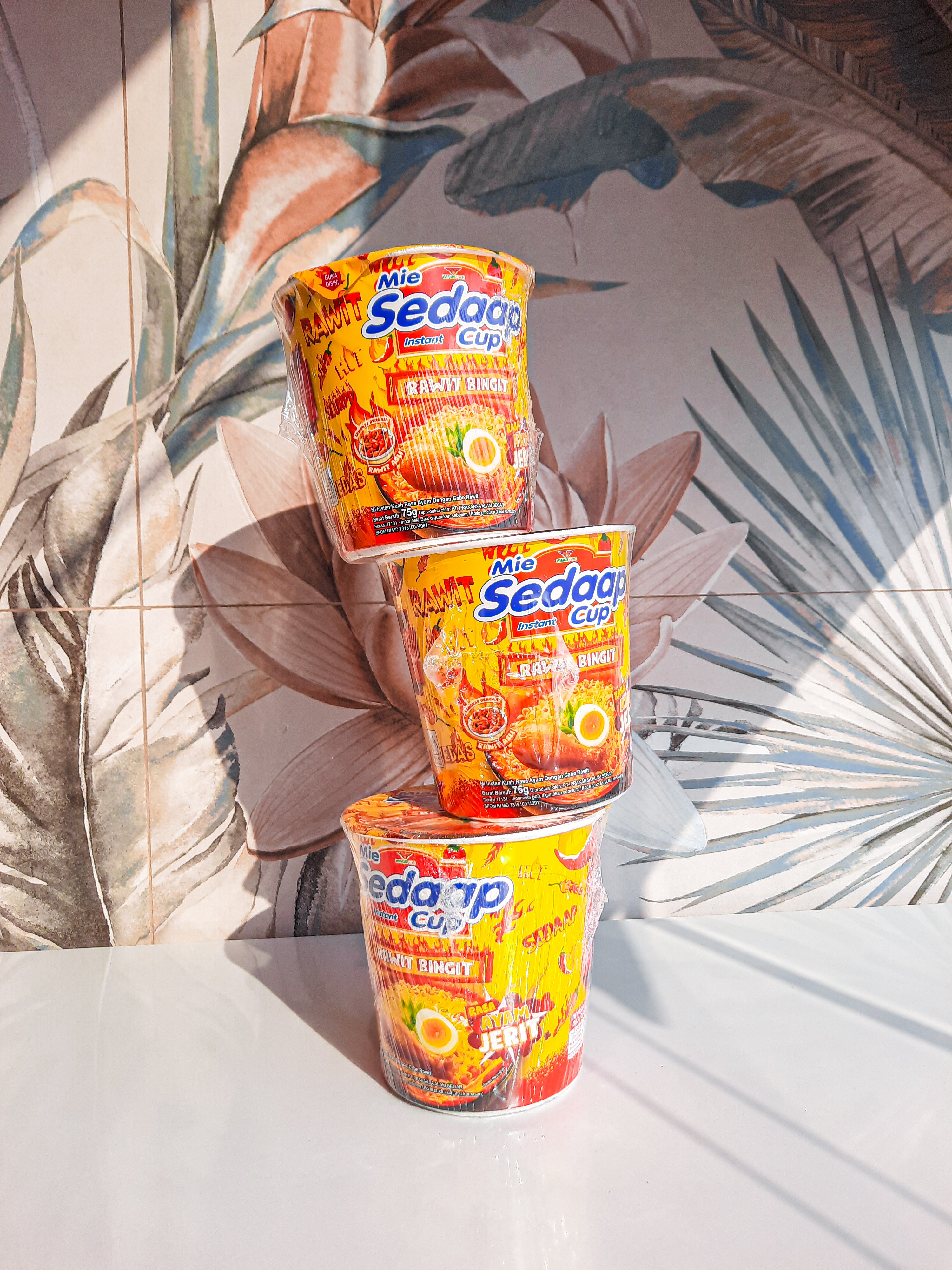Mie Sedaap Cup Rawit Bingit Ayam Jerit 75g. نودلز سيداب مع دجاج حار ودجاج حار 75 غرام