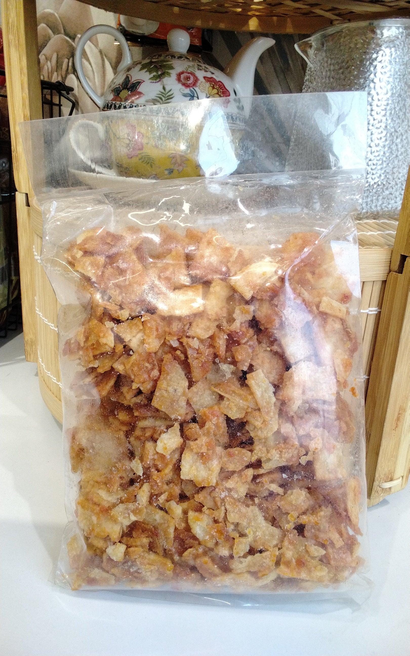 Nunus Keripik Singkong Pedas 250g. رقائق الكاسافا الحارة من نونوس 250 غرام