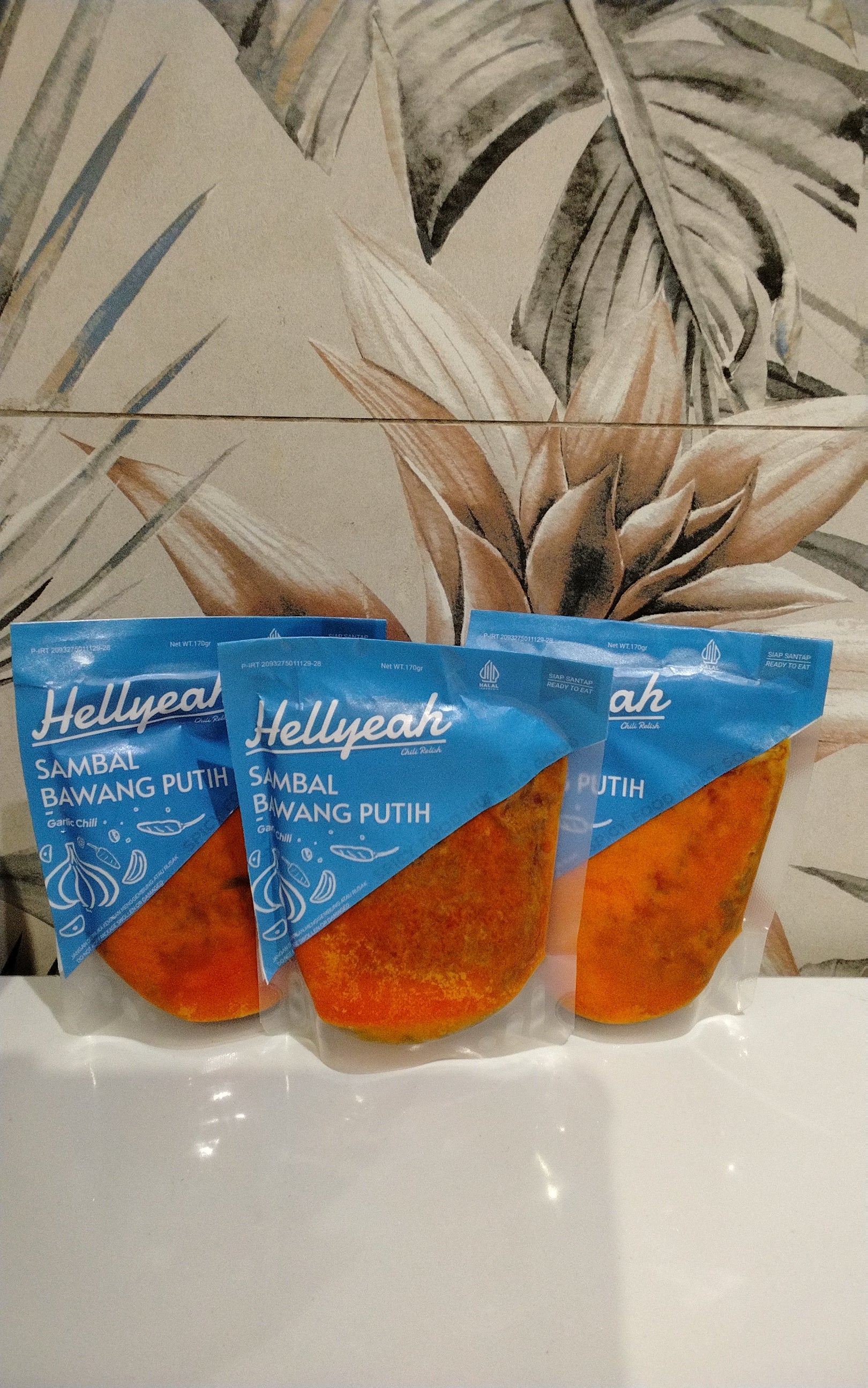 Hellyeah Sambal Bawang Putih 170g. صلصة الثوم الحارة من هيليه 170 غرام