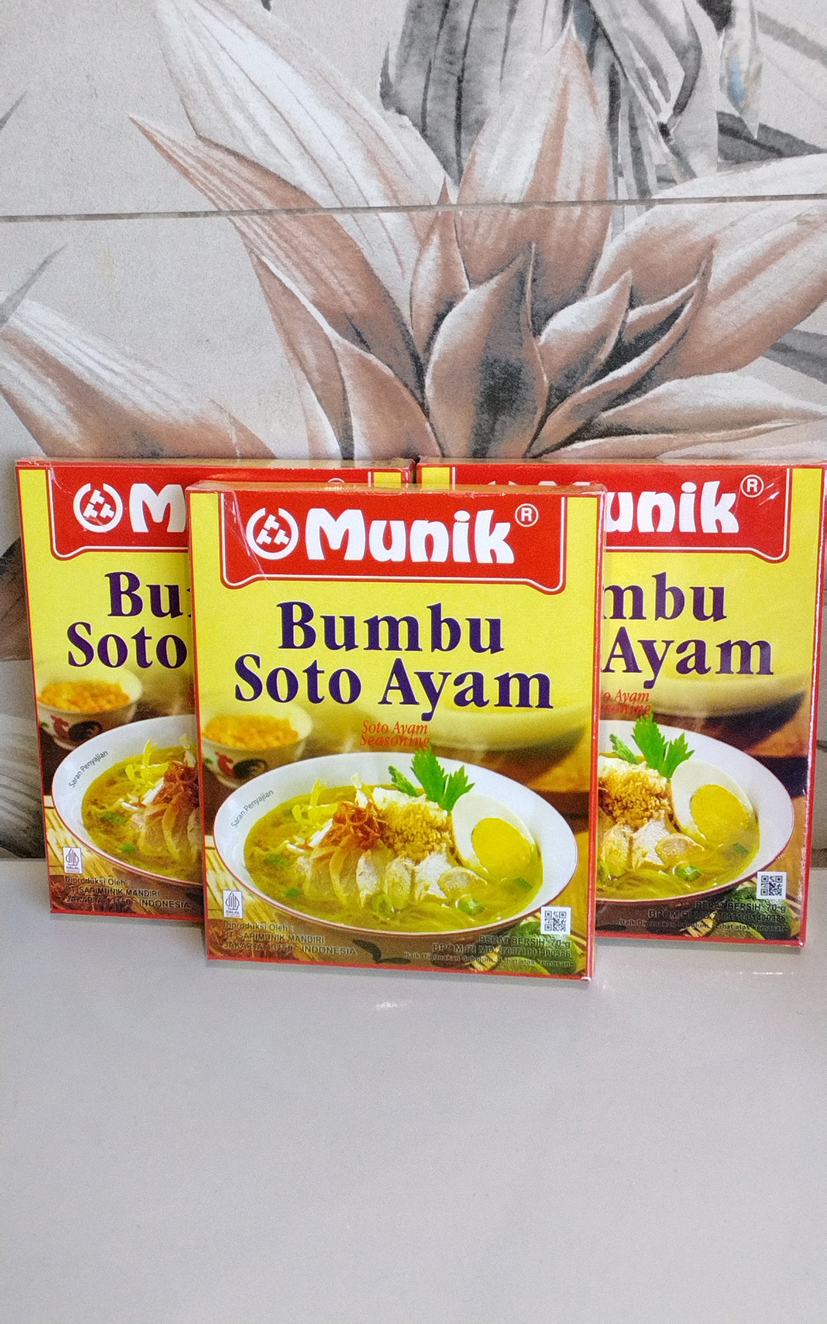 Munik Bumbu Soto Ayam 70g. Munik Chicken Soto Spices 70g