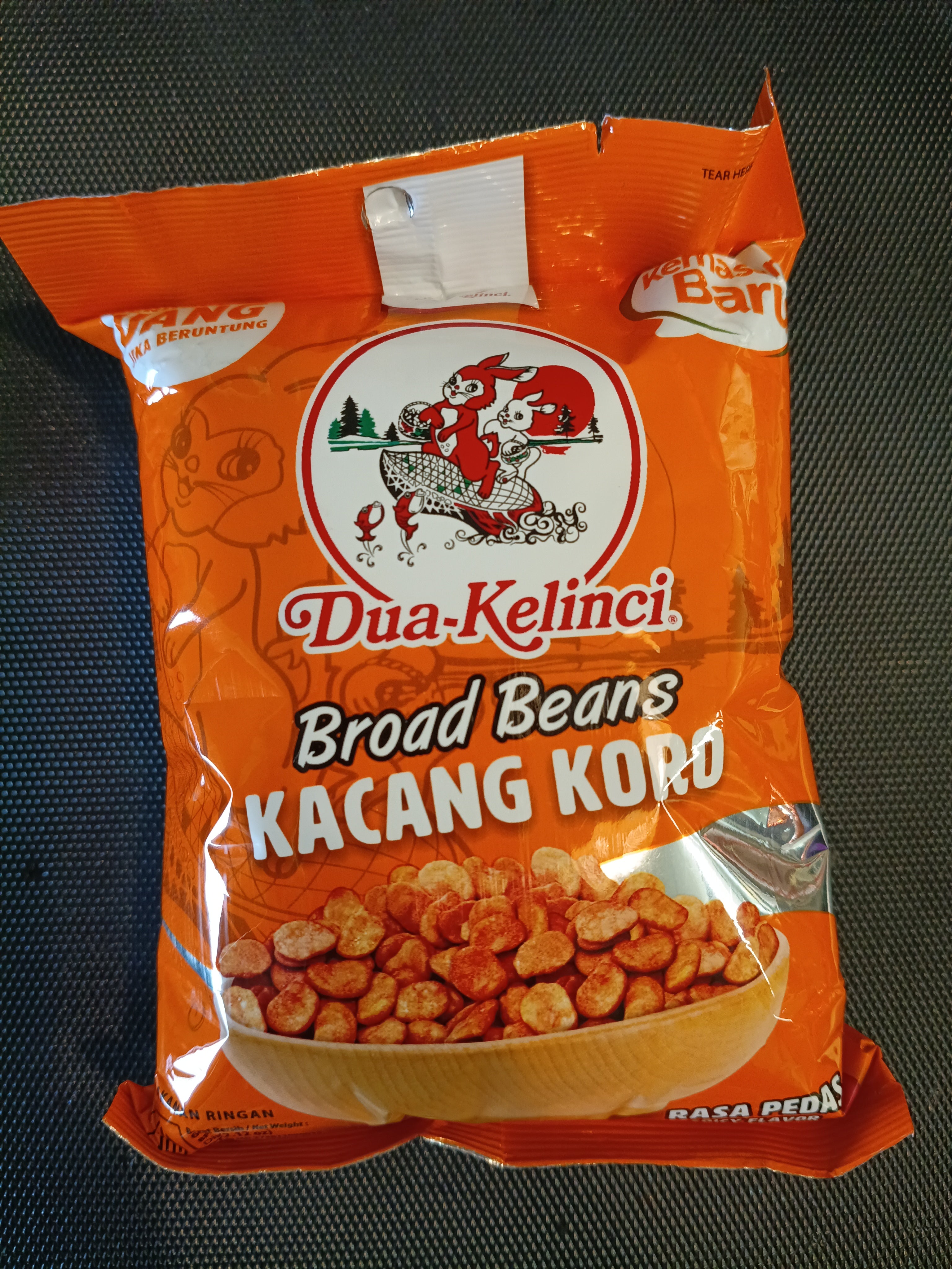 Dua Kelinci Kacang koro Pedas 60 gr